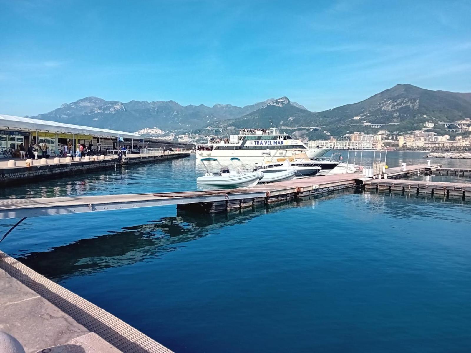 Nuova Luna Salerno Exterior photo